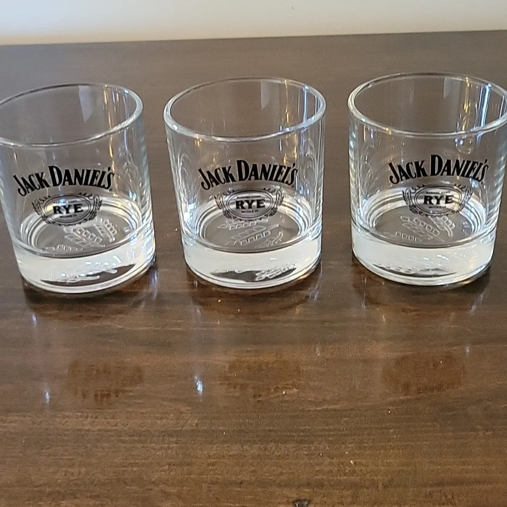 Jack Daniels features jack